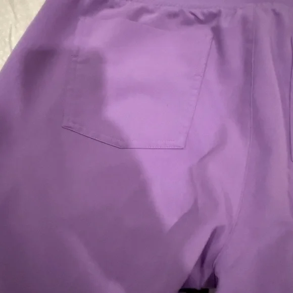 Figs zamora light purple Petite Large pants - Picture 9 of 16